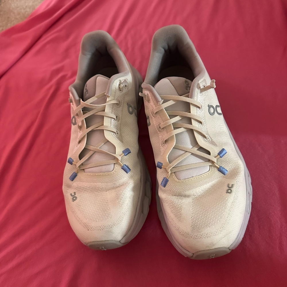On Cloudtilt Running Shoes - Pale Lavender/white - Picture 3 of 10